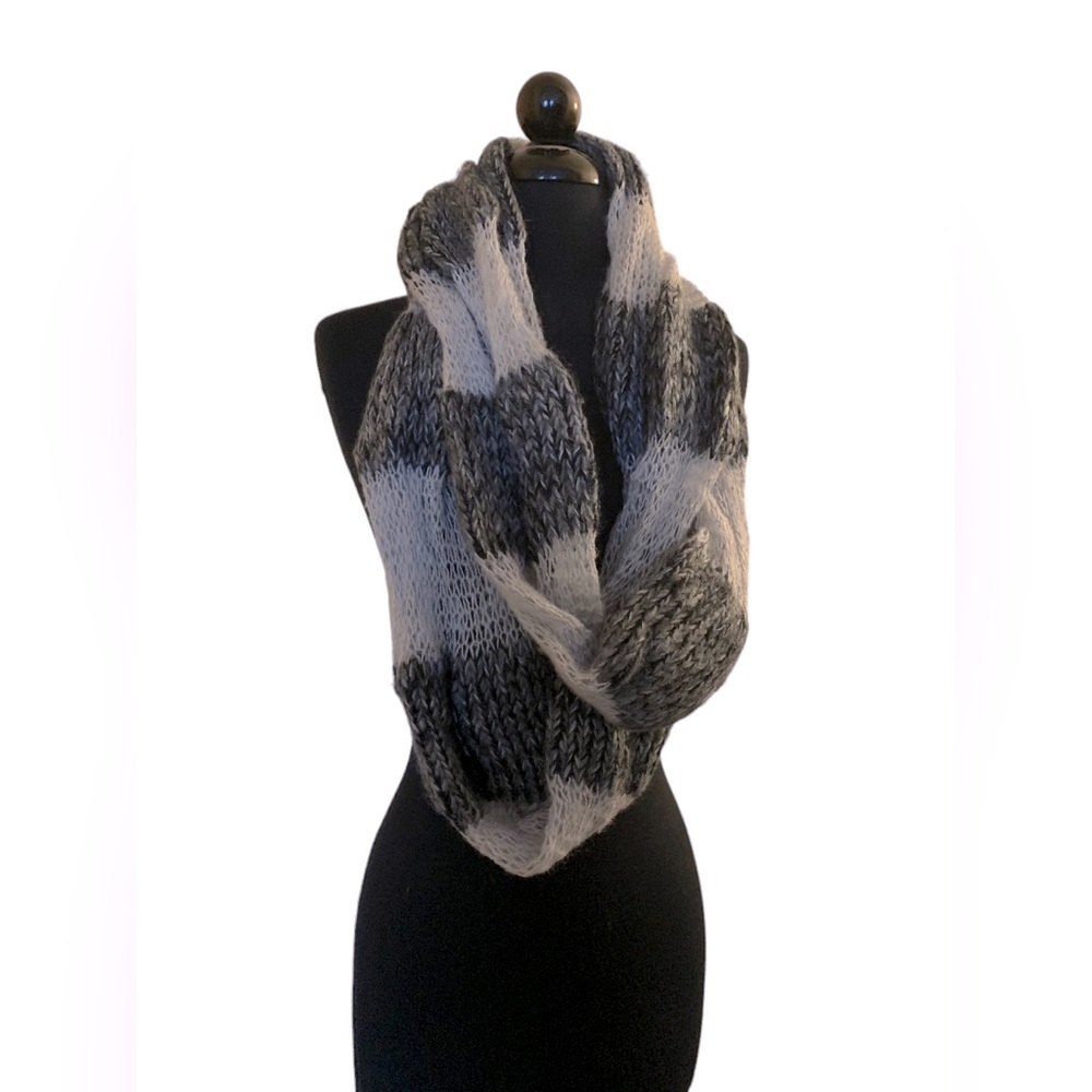 KnitUnity Scarf By VeraWang In Black & Gray